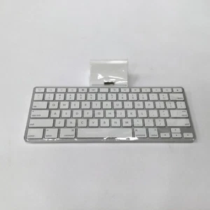 Apple iPad Keyboard Dock Model A1359 Wired Compact USB White Sliver Au Seller - Picture 1 of 4