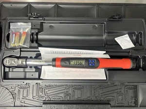 Snap on 3/8” digital torque wrench red 6.8-135.6Nm - Picture 1 of 6