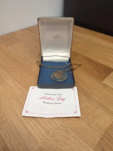 1971 Mother's Day Pendant-Charm Necklace - Franklin Mint - Picture 1 of 5