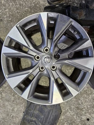 Llanta Nissan Murano 2015-2018 18x7-1/2 aleación mecanizada y bolsillos pintados Foto 1 de 4