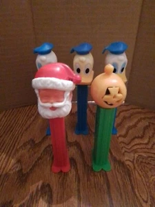 Pez lotto di 5 dispenser pez vintage Babbo Natale Paperino grande zucca Halloween - Foto 1 di 3