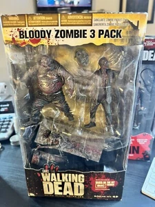 Paquete de 3 figuras de acción McFarlane Toys Walking Dead Series 2 Bloody Zombie 2012 - Imagen 1 de 3