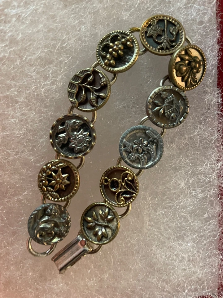 Antique buttons bracelet made from rare metal buttonmetal buttons - Image 1 of 1