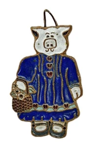 Placa de pared de cerdo de cerámica vintage remache arte popular espalda de corcho vestido azul país - Imagen 1 de 9