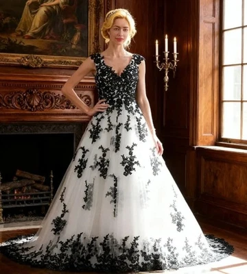 Gothic Black White Wedding Dresses V-Neck Sleeveless Lace Appliques Bridal Gowns - Image 1 of 4