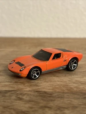 Coche de juguete Orange Lamborghini Mura P400sv Hotwheels 2017 diecast escala 1:64  Foto 1 de 4