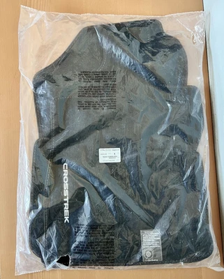 OEM 2023 Subaru Crosstrek Limited Carpet 4 Floor Mats Set Orange Stitching Foto 1 de 3