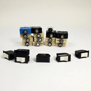 Aircraft Circuit Breaker and Switch Lot - Foto 1 di 4