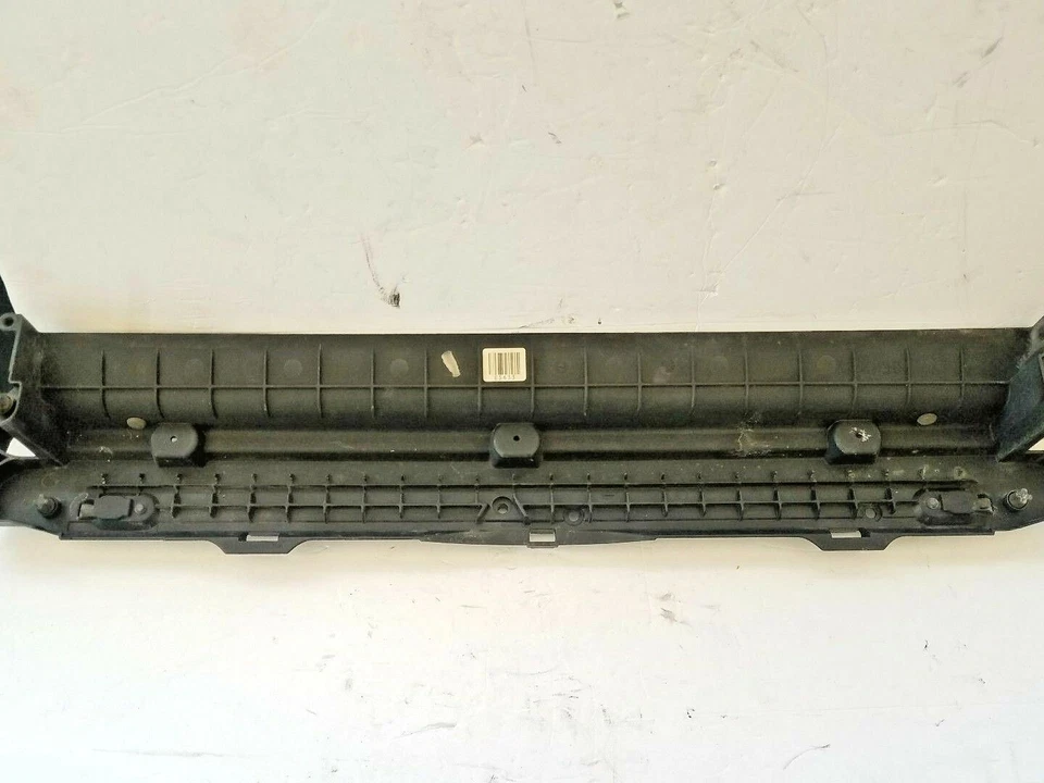 2006-2007 BMW 525I 525XI 530I 530XI quadro de suporte superior do radiador 17117519205 - Imagem 1 de 3