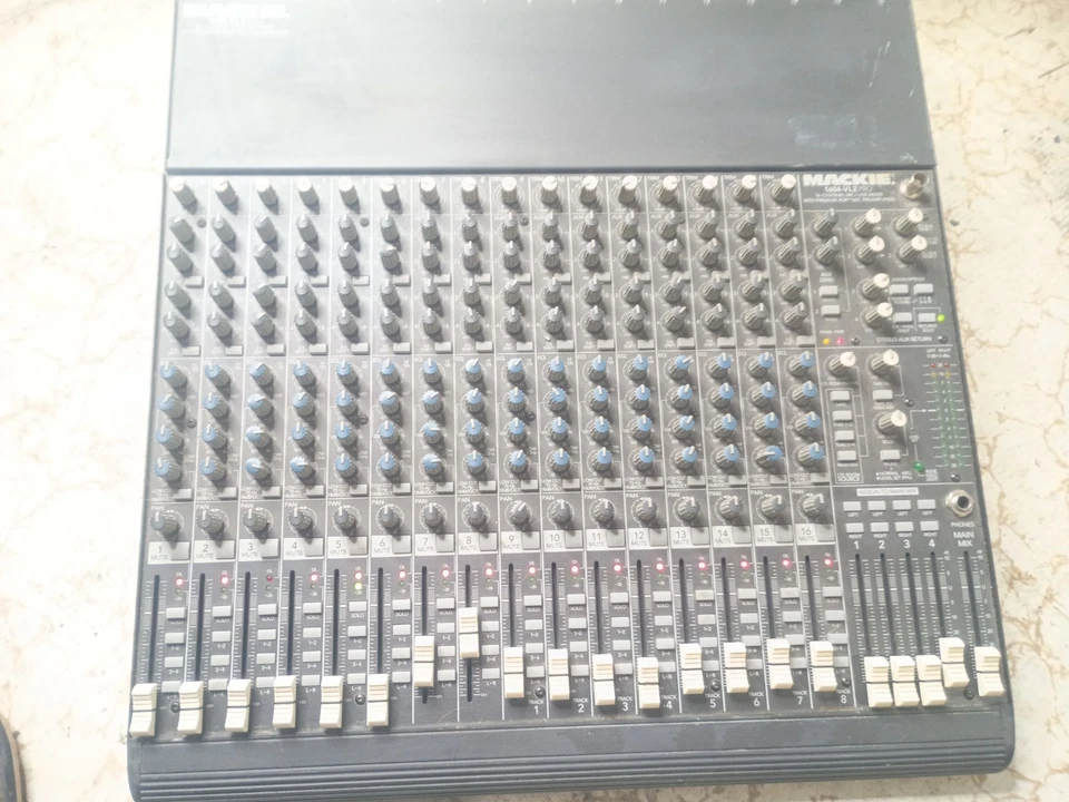 Mackie 1604-VLZ PRO 16 Kanal Mikrofon/Line Mixer  - Bild 1 von 4