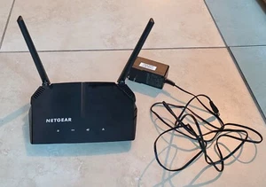 NETGEAR Ac1200 Dual Band WiFi Router Model R6120 - Picture 1 of 6