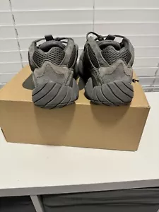 Yeezy 500 - Picture 1 of 6