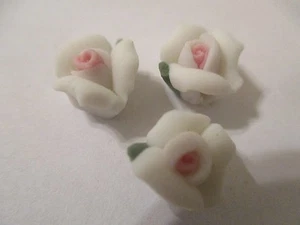 50 Porcelain White & Pink 8 mm Flower Beads W/Hole F15 - Picture 1 of 5