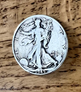 U.S. WALKING LIBERTY HALF DOLLAR 1945 P - 90% Silber - zirkuliert hochwertig - Bild 1 von 2