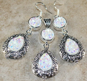 SILBER Elegant Weiß Regenbogen Titan Druzy Anhänger & Ohrringe Set WP110903 - Bild 1 von 1
