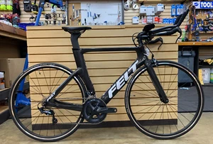 2022 Felt B Ultegra TT/Triathlon Bike - 54cm - Picture 1 of 8