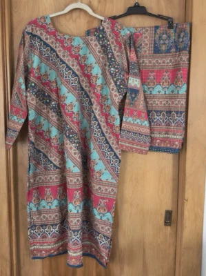 Traditional Indian Robe Gown Dress & Matching Sari Saree New Beautiful One Size - Image 1 of 4