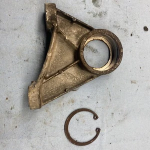 1980 YAMAHA Exciter EX 440 Ex440 Jack Shaft Bearing Carrier Good - Picture 1 of 2