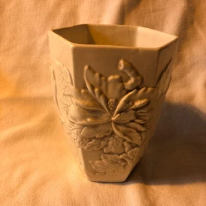 Vintage Red Wing Magnolia Pottery Vase 1320 - Picture 1 of 8