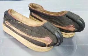 Par de zapatos chinos de plataforma de seda/cuero Chopine de finales del siglo XIX - Imagen 1 de 6