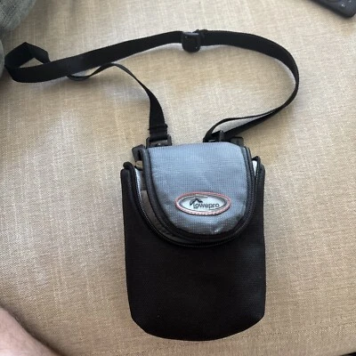 Lowepro Camera Case D-Res 25AW (Black/Gray) - Image 1 of 4