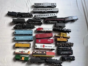 HO Scale Train Lot Engines Freight Passenger Cars Santa Fe Union Pacific Vtg - Picture 1 of 12