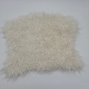 American Girl Puppe Kaya's Steps High Pferd Satteldecke Kunstfell weiß  - Bild 1 von 2