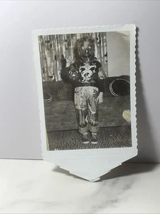 Vintage Halloween Foto Kostüm und gruselige Masken s/w - Bild 1 von 1