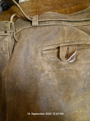 Lederhose Gr 58 einmal getragen - Bild 1 von 4