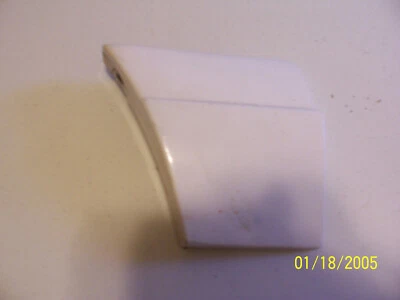 1998 2002 LINCOLN CONTINENTAL Left Front Fender TRIM MOLDING Used OEM White WT - Image 1 of 4