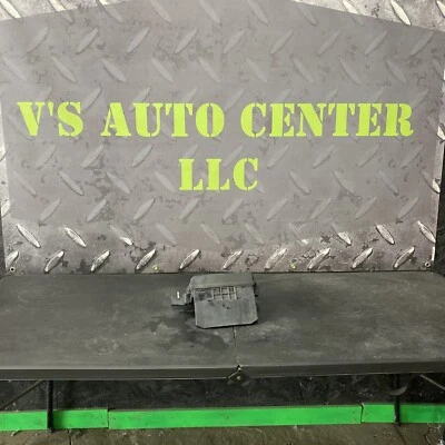 Caja de fusibles de motor Dodge Challenger 14 Foto 1 de 4