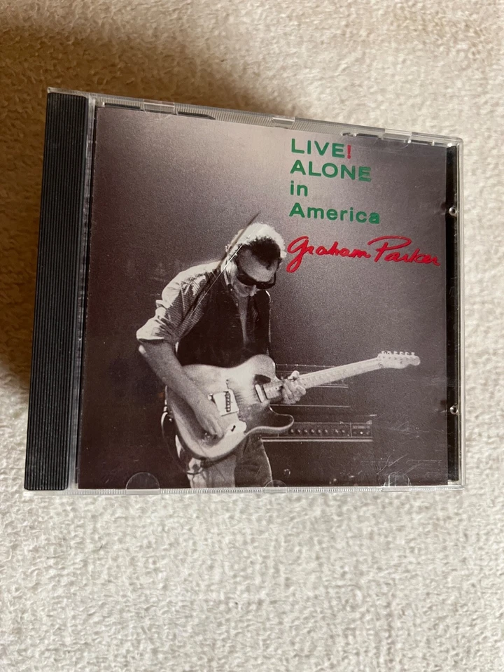 Live! Alone in America von Graham Parker  | CD 💿 1157 - Bild 1 von 1