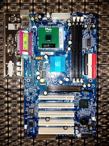 Gigabyte GA-6OXT Rev 1.0 (Tualatin/Coppermine) Soc 370 + Intel Pentium III 733 - Imagen 1 de 10
