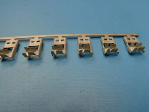 (20) AMP 60290-2 QUICK CONNECT FEMALE 14-18 AWG 90° CRIMP TERMINAL CONNECTOR - Bild 1 von 3