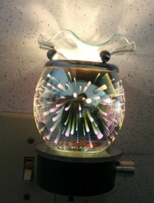 Aroma Night Light, Electric Oil Warmer Nightlight with Dimmer, Wall plug in vert - Image 1 of 4