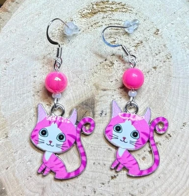 NUEVO Pendientes Rosa Dibujos Animados Gato Gatito Gatito y Cuentas Rosa Caliente Foto 1 de 3
