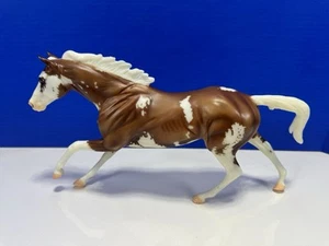 Sato #1470 - Zigarrenform - traditionelles Breyer Modellpferd - Bild 1 von 8