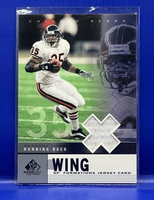 2003 SP Game Used Jersey Formations Wing #F1-AT Anthony Thomas Chicago Bears - Image 1 of 2