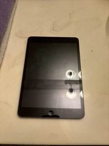 Apple iPad 1st Gen. , Wi-Fi, 9.7in - Black - Picture 1 of 3