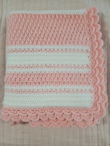Neue schöne handgehäkelte Babydecke, 37" x 37" - rosa & weiß - Bild 1 von 6