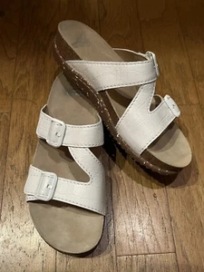 DANSKO ~ Sandalias de cuero blancas con cuña para mujer suela de corcho Vibram talla 40 - Imagen 1 de 12