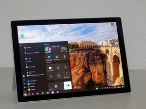 Microsoft surface pro 5 1796 - Intel i5-7300U, 8GB RAM, 256GB SSD, 12,3" Windows - Foto 1 di 9