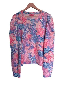 LILLY PULITZER Top Jansen Long Sleeve Sweater Pink Isle Snappy Turtle Size L NWT - Picture 1 of 11