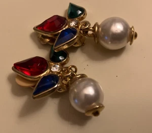 vintage estate rhinestone and faux pearl clip on earrings - Picture 1 of 3