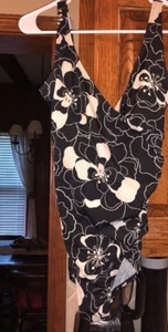 Traje de baño para mujer Islander blanco y negro floral 1 pieza talla 10 - bonito - Imagen 1 de 8