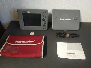 Raymarine C80 Traceur GPS Fishfinder Radar 8.4 LCD Display MFD E02020 Sonar - Foto 1 di 16