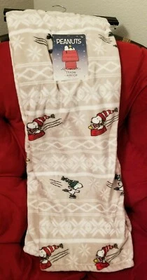 Peanuts SNOOPY Christmas Skating Sledding Snowflake Winter Fleece Throw Blanket - Image 1 of 3