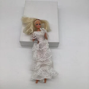 Vintage Original Barbie 70’-80’s Blonde Blue Eyes White Dress Ring No Shoes - Picture 1 of 11