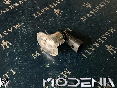 Maserati GranTurismo Quattroporte V GranCabrio intermitente luz guardabarros Foto 1 de 2