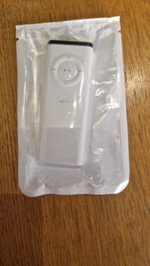 607-1232 Apple Remote Control for MacBook-BRAND NEW - Picture 1 of 2
